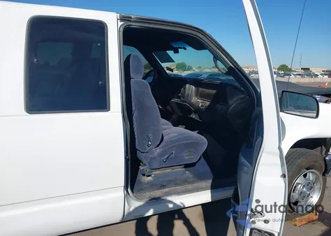 1998 Chevrolet K1500 Fleetside/Silverado Fleetside/Sportside z USA, uszkodzony, nr VIN 1GCEK19R2WE110616